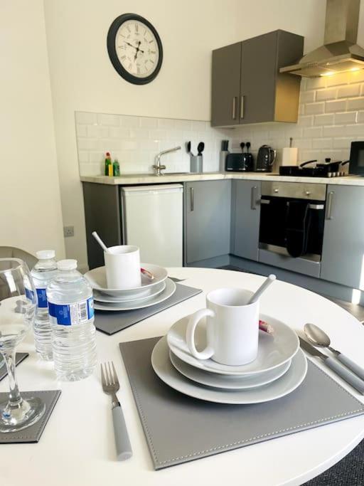 #10Bs 1 Bed Serviced Apartment Дарби Екстериор снимка