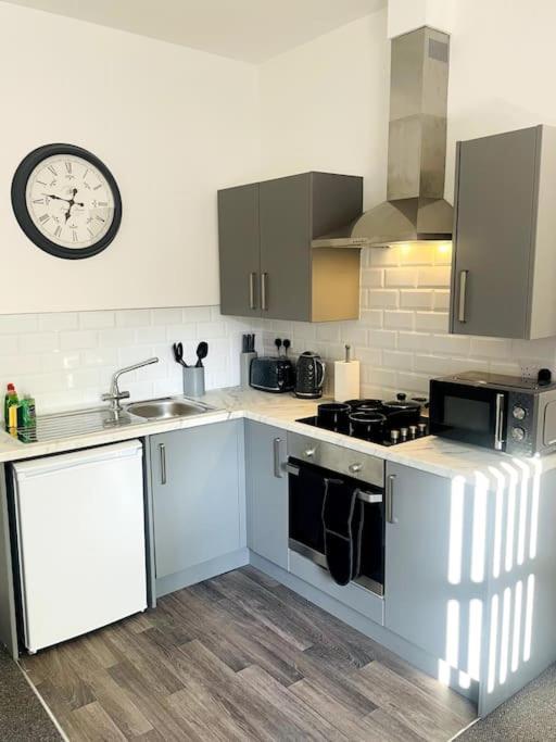 #10Bs 1 Bed Serviced Apartment Дарби Екстериор снимка